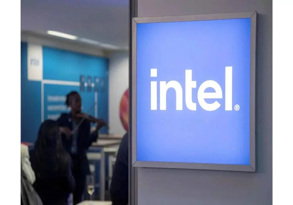 Intel to Cut 15% of Workforce Amid Revenue Shortfalls